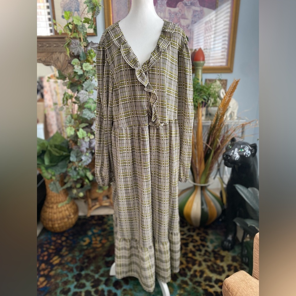 ASOS Maxi Dress Women Size 22 White Black Plaid Ruffle Long Sleeve Fall